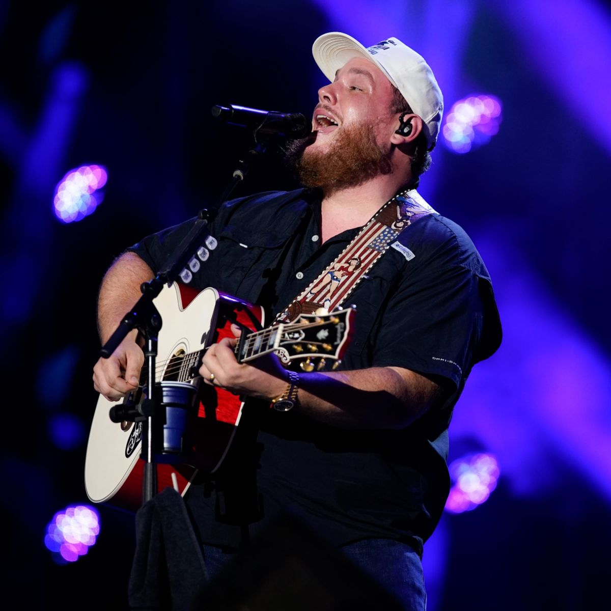 🎤 Friday’s Featured Artist: Luke Combs – Album: The Way I Am